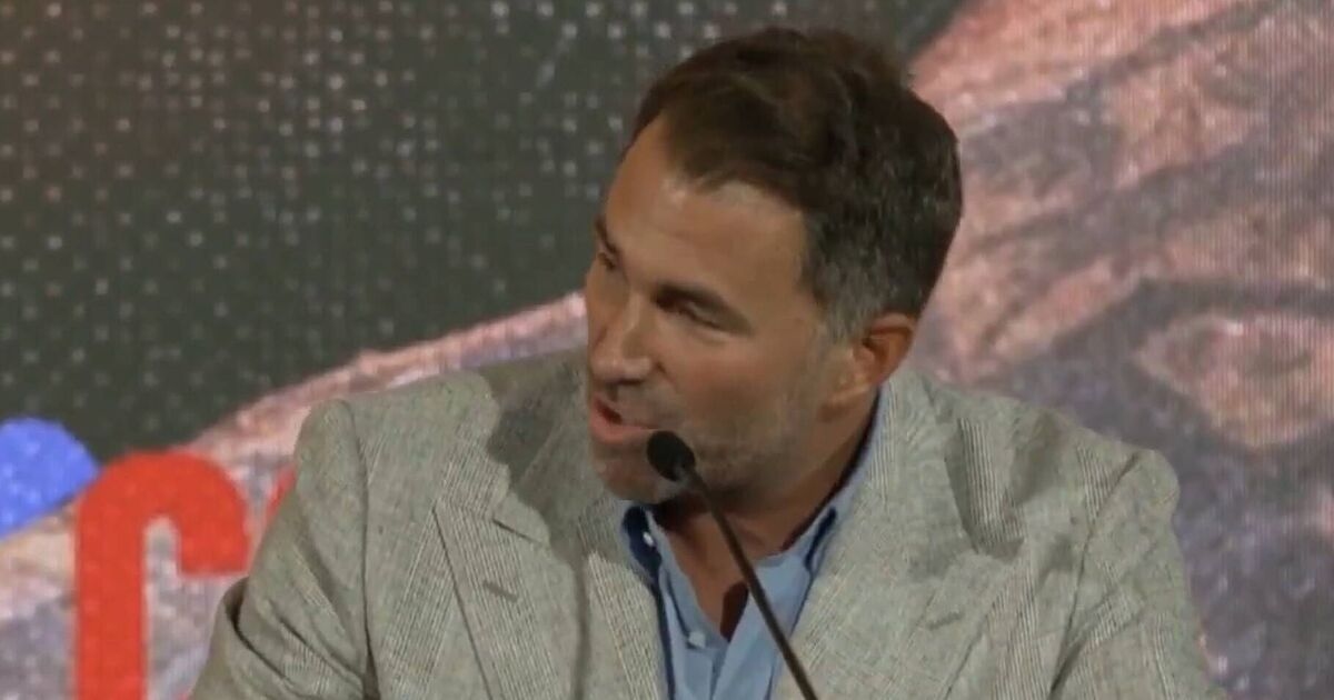 Eddie Hearn, Ricky Hatton'a saygı duruşunun durdurulması üzerine Chris Eubank Jr'a öfkelendi