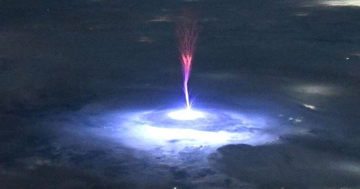 NASA astronotu Dünya üzerinde inanılmaz bir elektrik patlaması yakaladı