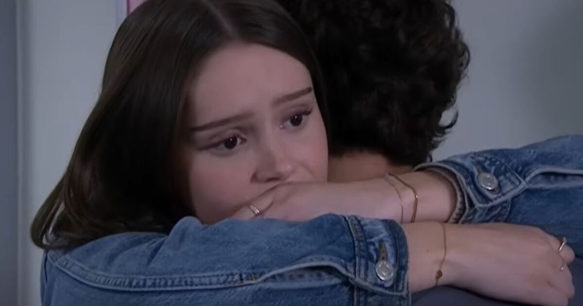 Sarah Sugden'ın beklenmedik taşıyıcı annesinin doğrulanmasıyla Emmerdale ailesi dağıldı