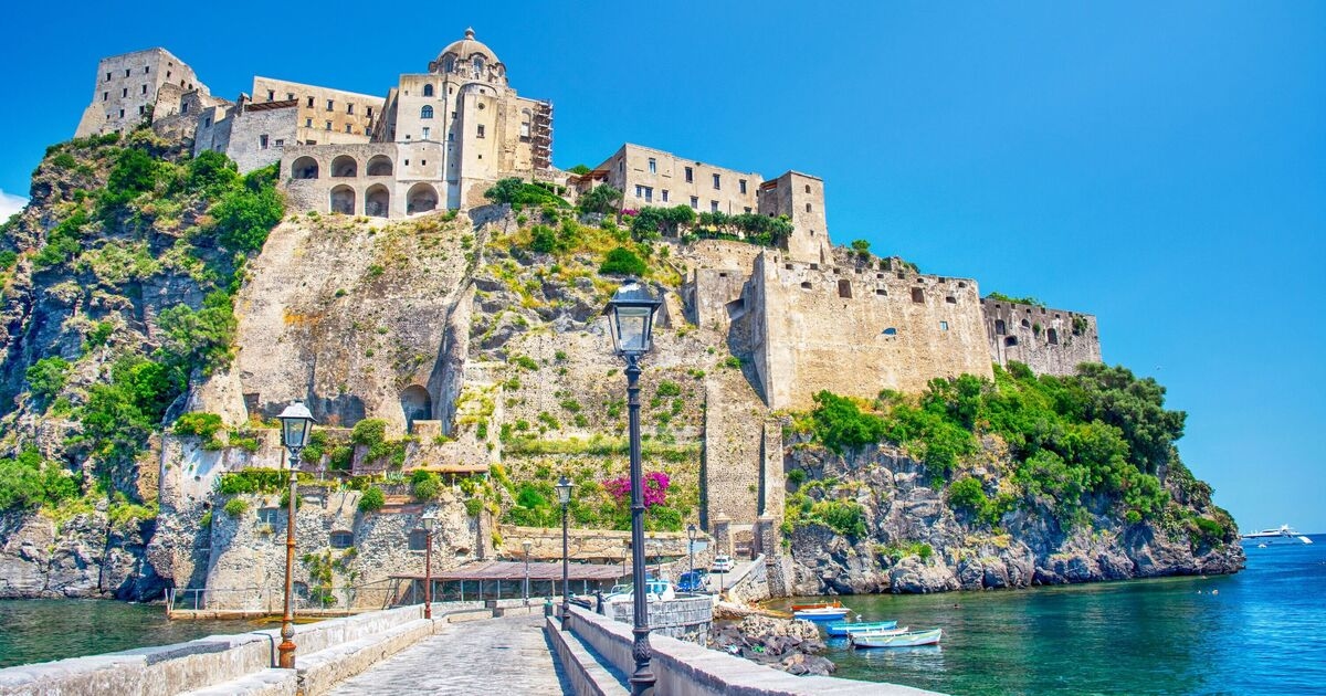 Amalfi Sahili kadar güzel ama kalabalığı olmayan İtalyan adası