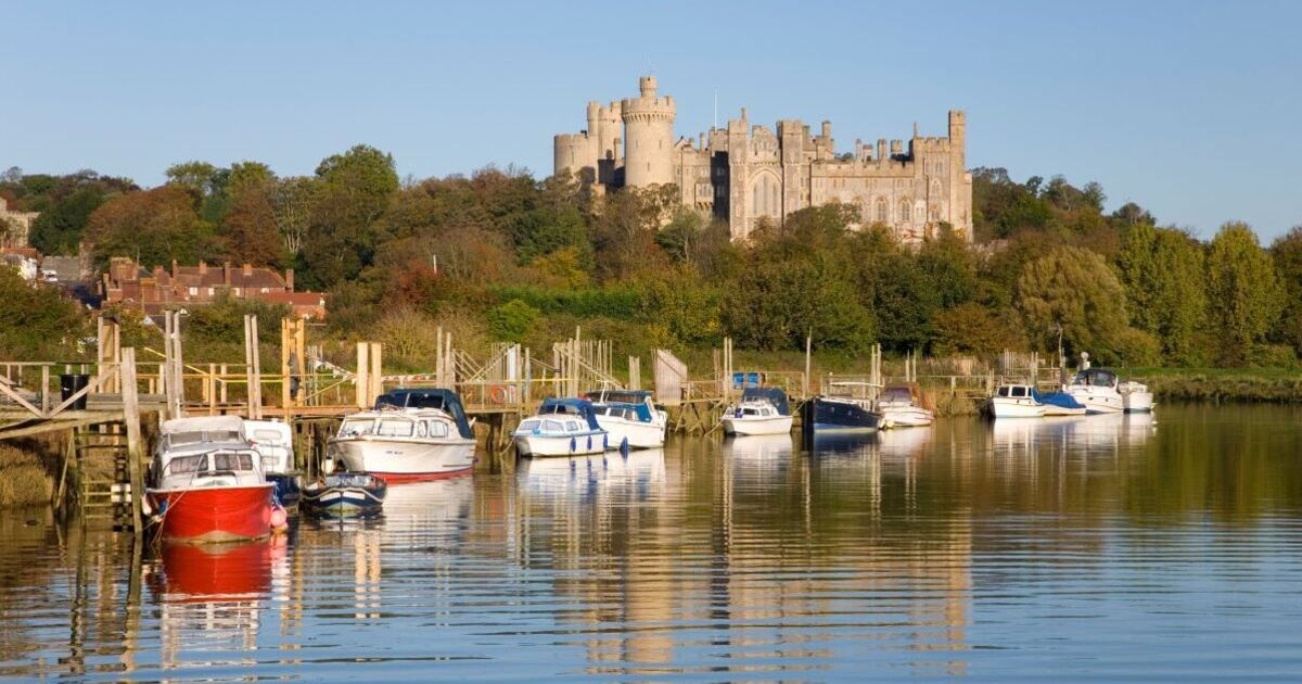 Ese pueblecito británico de cuento de hadas que es precioso en Navidad con sus pintorescas tiendas independientes.