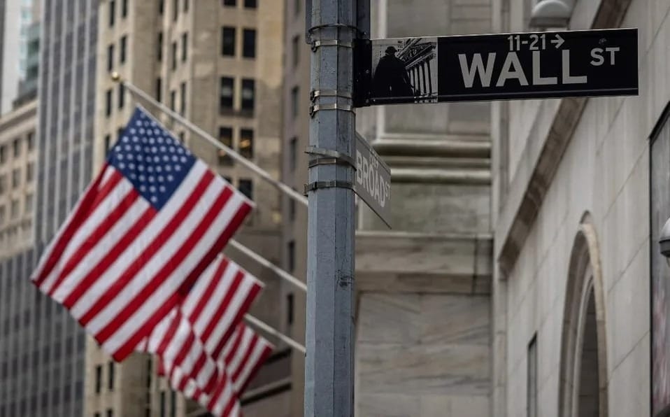Wall Street, ABD-Çin Anlaşmasını Tarihi Zirvelerle Kutluyor; Wisconsin'deki Veri Patlaması Enerji İkilemini Ortaya Çıkarıyor