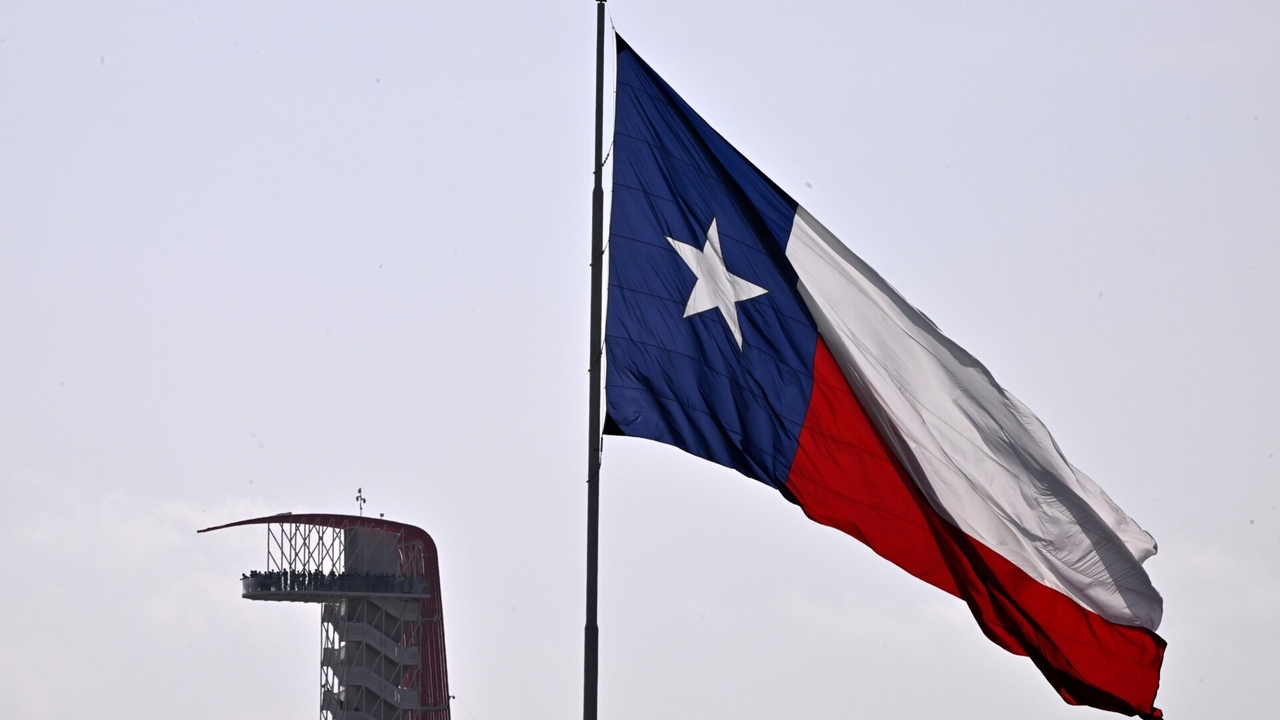 Das Repräsentantenhaus von Texas verabschiedet ein Gesetz, das die Verwendung manipulierter Medien in politischen Anzeigen ohne Offenlegung unter Strafe stellt