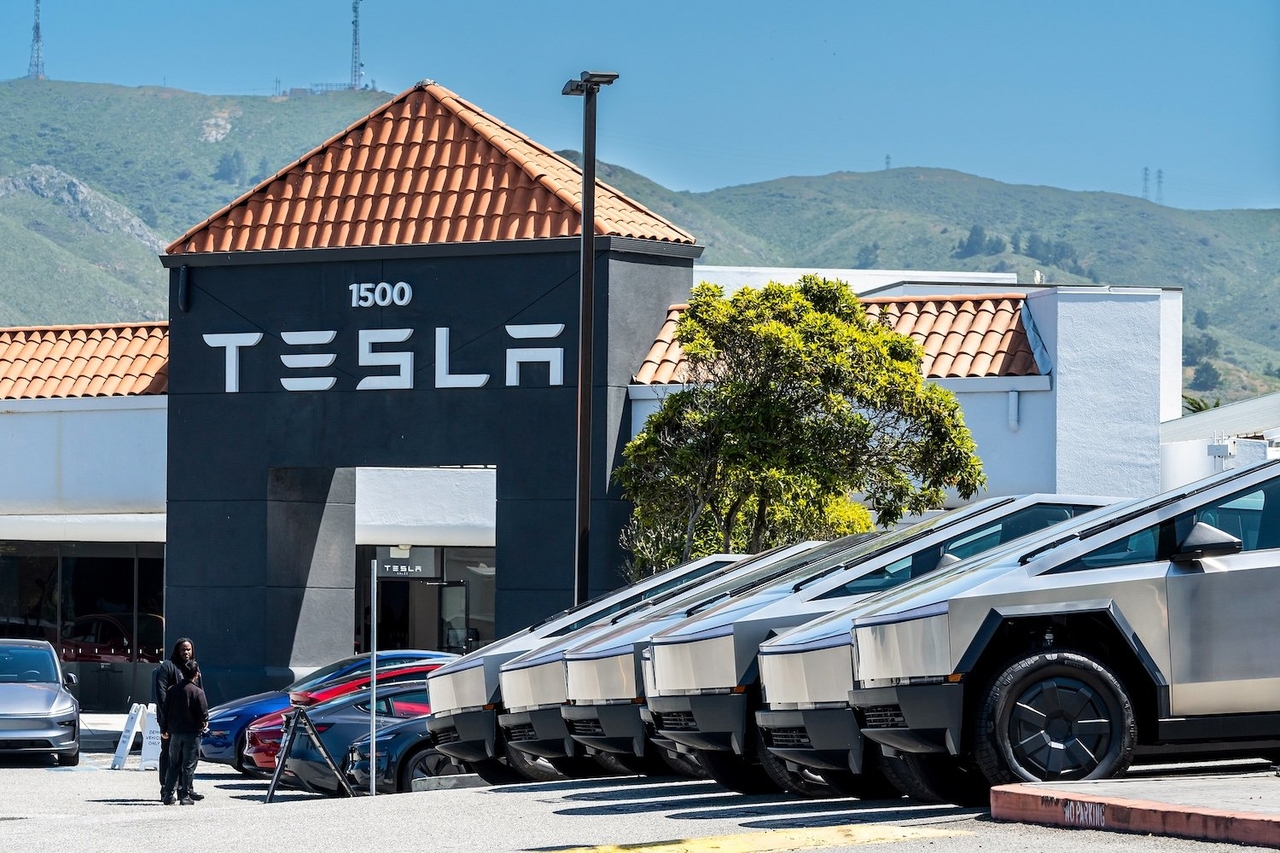 After Tesla Employees Signed Letter Asking Elon Musk to Resign, at Least One Has Been Fired