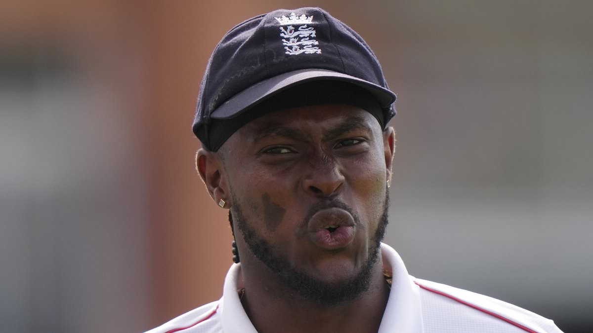 TEST MAÇI KAHVALTISI: Dukes top sahibi, tartışmalara, Kral Charles'ın Kızılderili davetine ve Jofra Archer'ın sahaya çıkma biçimine değiniyor