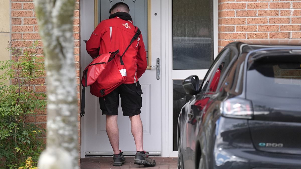 Royal Mail оштрафована на 21 млн фунтов стерлингов за «неприемлемое» обслуживание после того, как третий год подряд не выполнила план по доставке отправлений первого и второго класса.