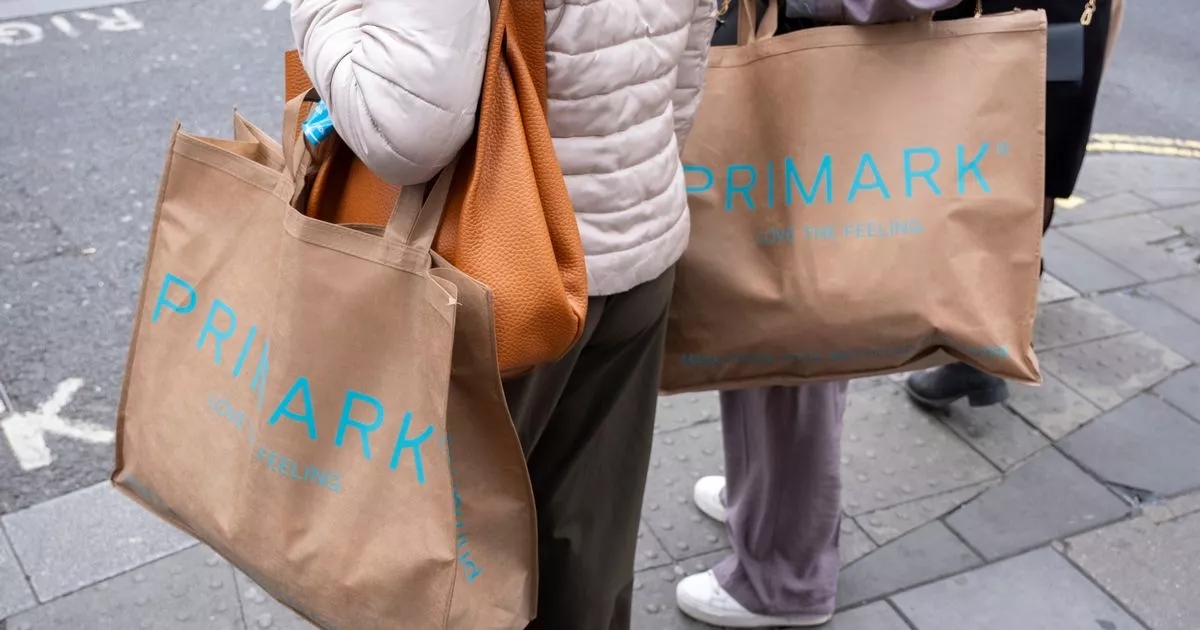 El vestido largo "increíble" de 26 libras de Primark es "perfecto para ocasiones especiales"