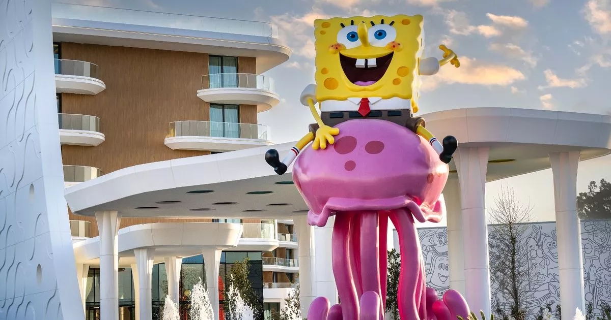 'SüngerBob KareŞort temalı bir otel odasında gece geçirdim ve çok yoğun geçti'