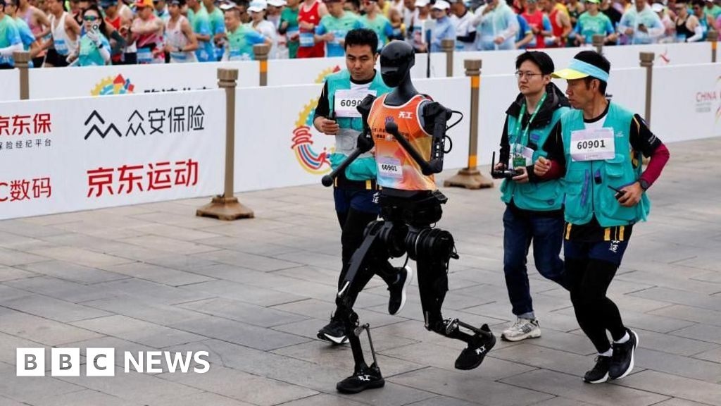 China races robots against humans in Beijing half-marathon