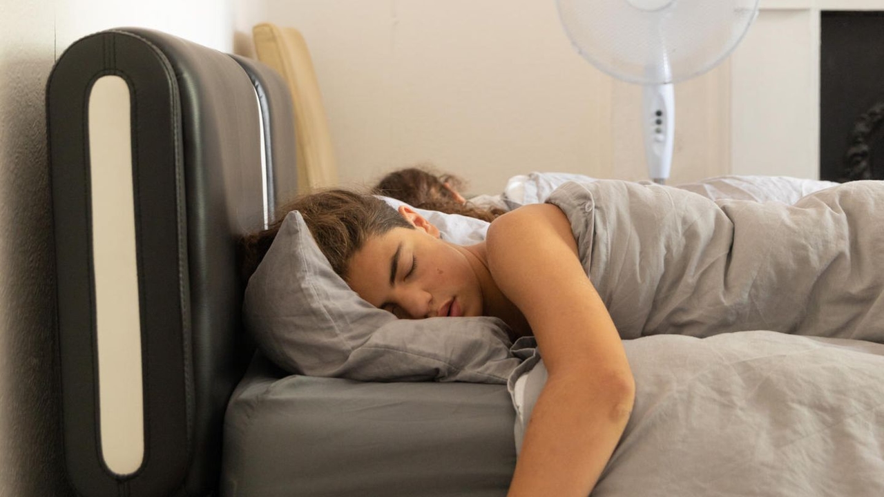 Hot summer nights: 4 tips to help you sleep better in hot weather