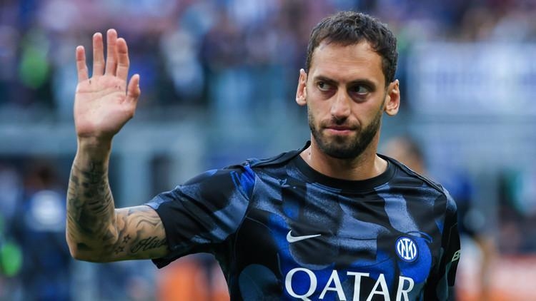 Galatasaray'ın Hakan Çalhanoğlu'nda rakibi Al Hilal!