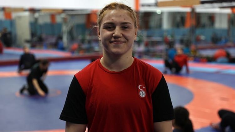 U20 Avrupa Güreş Şampiyonası’nda Beyzanur Akkuş’tan altın madalya!