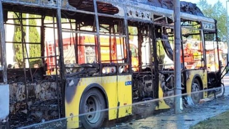 An IETT bus burned down in Başakşehir