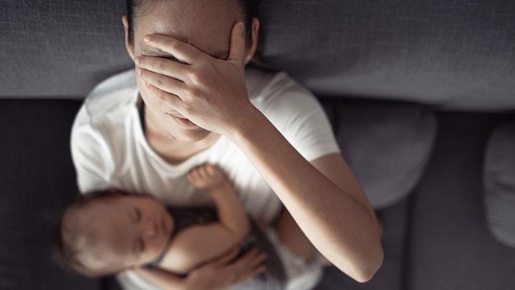 7 von 10 frischgebackenen Müttern leiden unter Wochenbettdepressionen! Diese können bis zu 2 Jahre andauern.