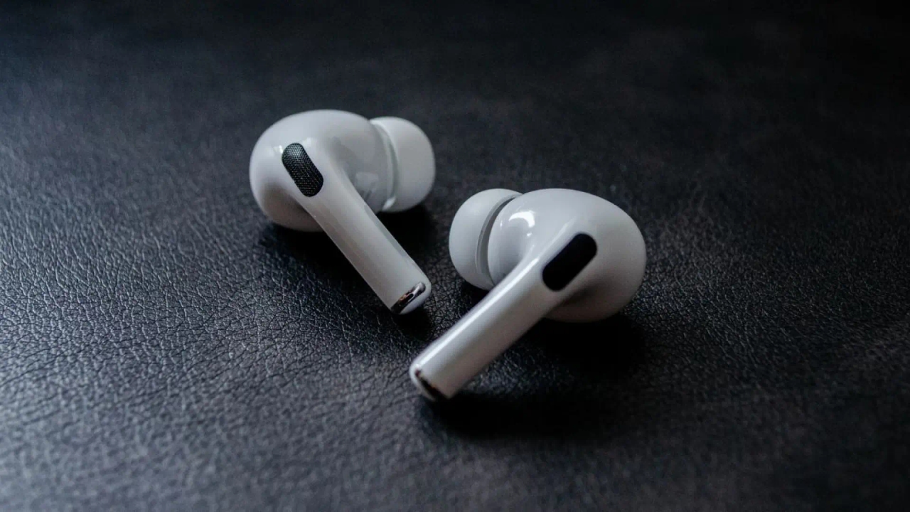 The 5 new features coming to your AirPods with iOS 26
