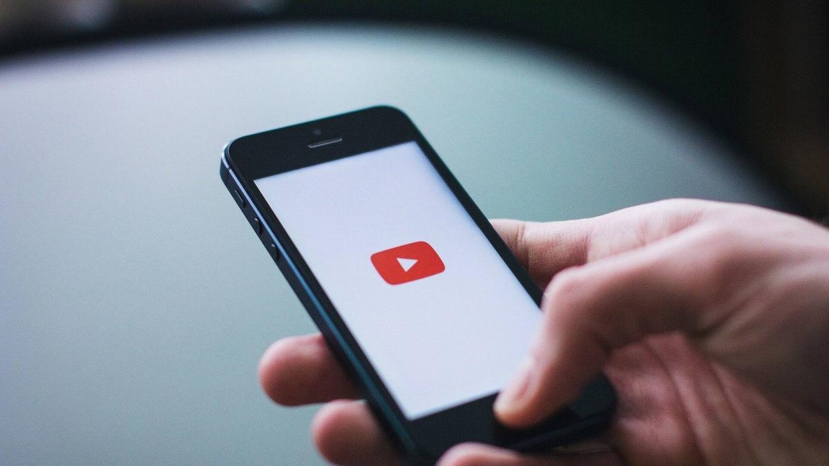 Google führt YouTube Premium Lite ein, einen neuen, günstigeren und nahezu werbefreien Abonnementdienst: Dies gilt in Kolumbien.