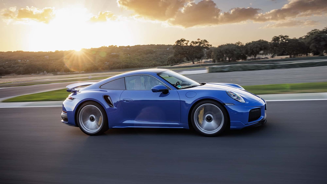 Porsche 911 Turbo S (primera prueba en carretera): más potente, más pesado, más caro… ¿mejor?