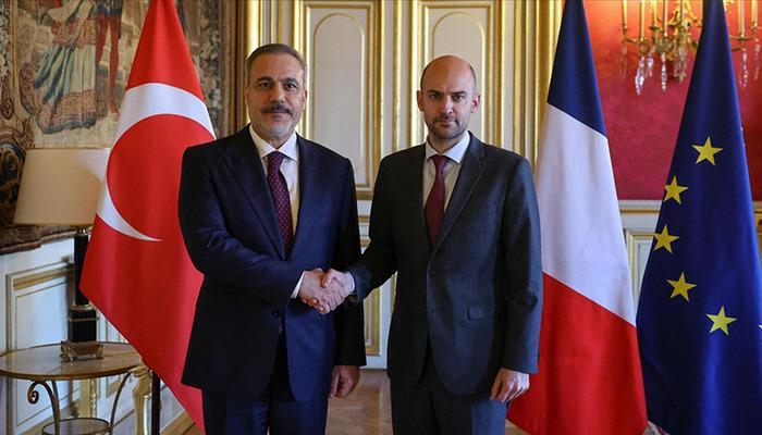 Министр Фидан поговорил со своим французским коллегой по телефону