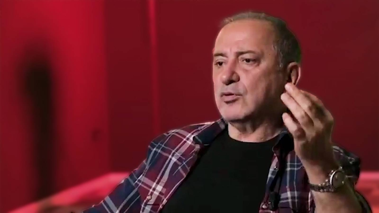 Ertuğrul Özkök: ¿Fatih Altaylı, que estaba tomando el sol en pantalones cortos en Malta, también hizo una broma sobre el batido de pitahaya?