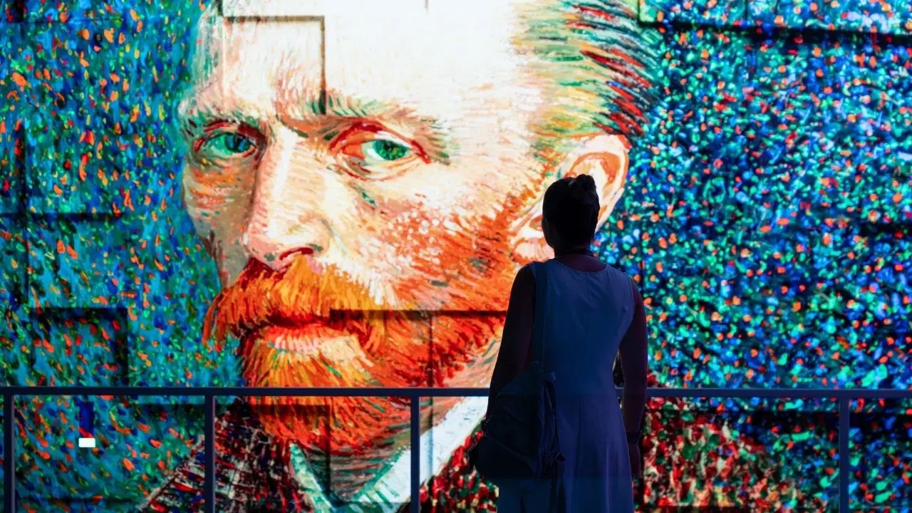'Van Gogh: Chasing the Light' exhibition at the Digital Experience Center!