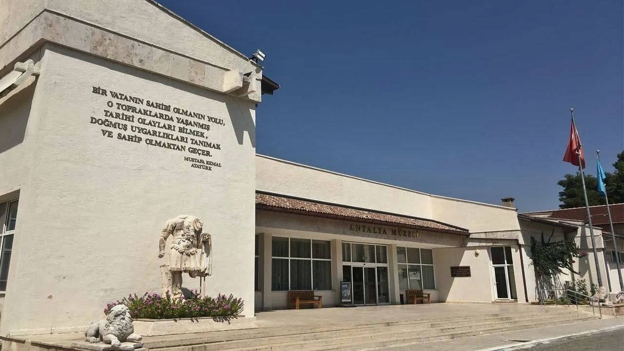 Das Ministerium hat beschlossen, das Antalya-Museum für Besucher zu schließen.