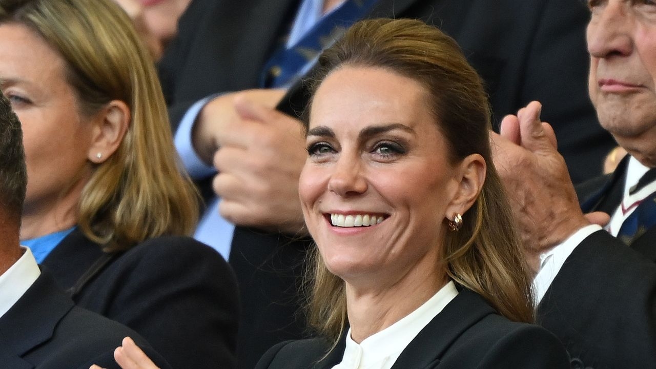 Prinzessin Kate zeigt: Mit einem schwarzen Blazer machen Sie im Herbst 2025 nichts falsch
