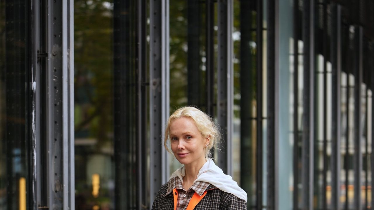 Denim skirt: 6 ways to style the trend even in winter