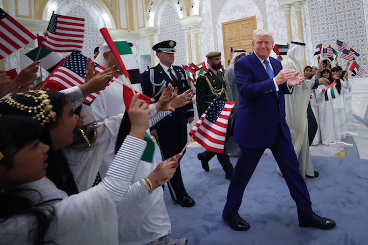 MAGA получает ближневосточный подход и раскрывает, почему республиканцы любят роскошный образ жизни Трампа