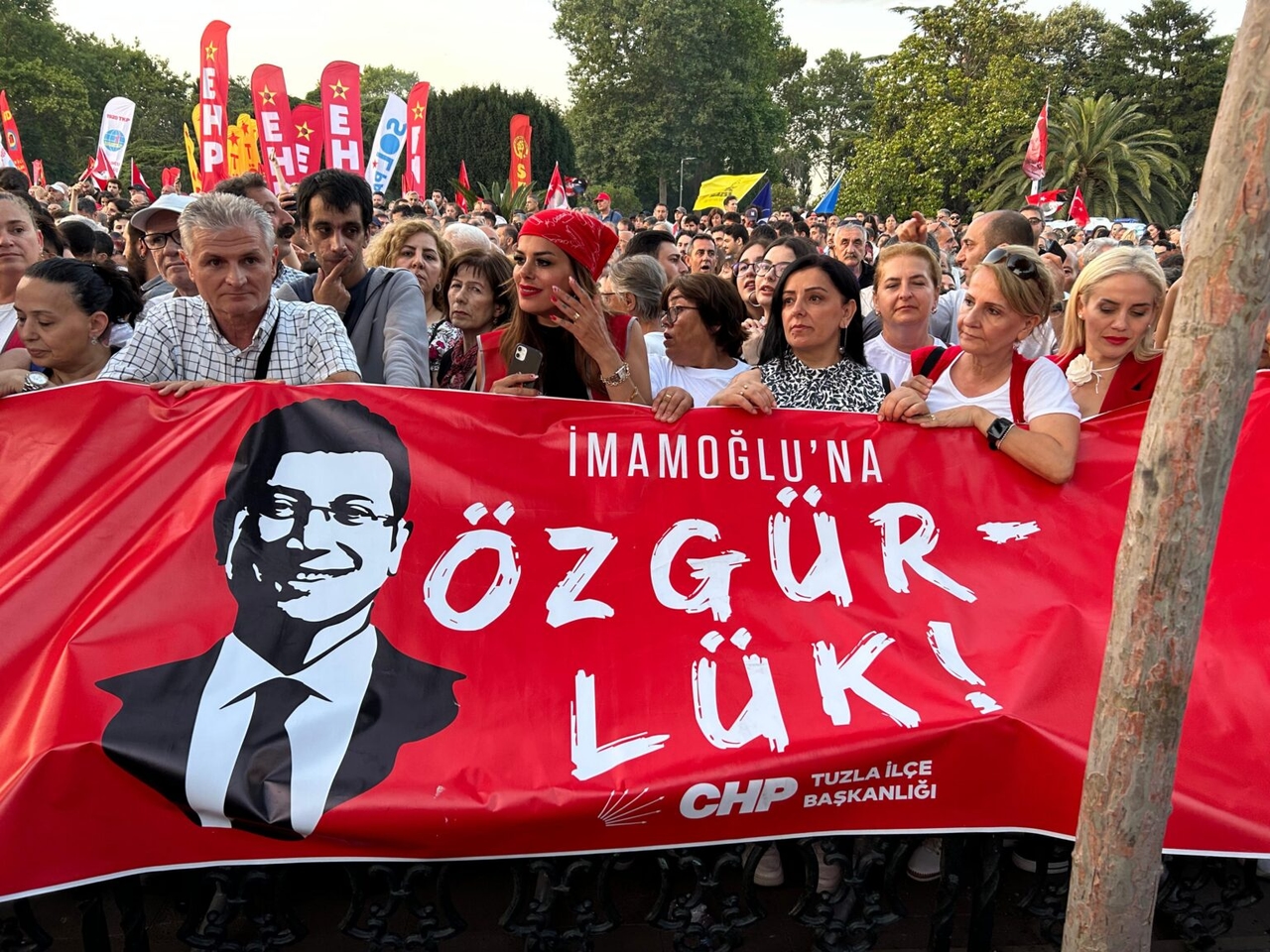 Citizens flocked to Saraçhane again on the 100th day of IMM operations