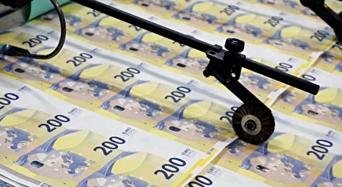 Özerk bölgelere bu ay yaklaşık 10 milyar avro tutarında avans ödemesi yapılacak.
