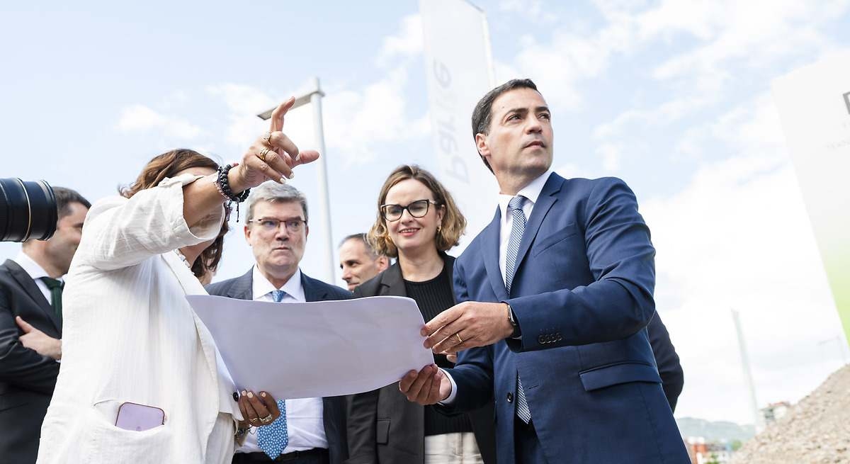 İdom ve Mondragon, Bilbao'nun Zorrotzaurre adasında yerleşmek için sırasıyla 50 ve 20 milyon avro yatırım yapacak.