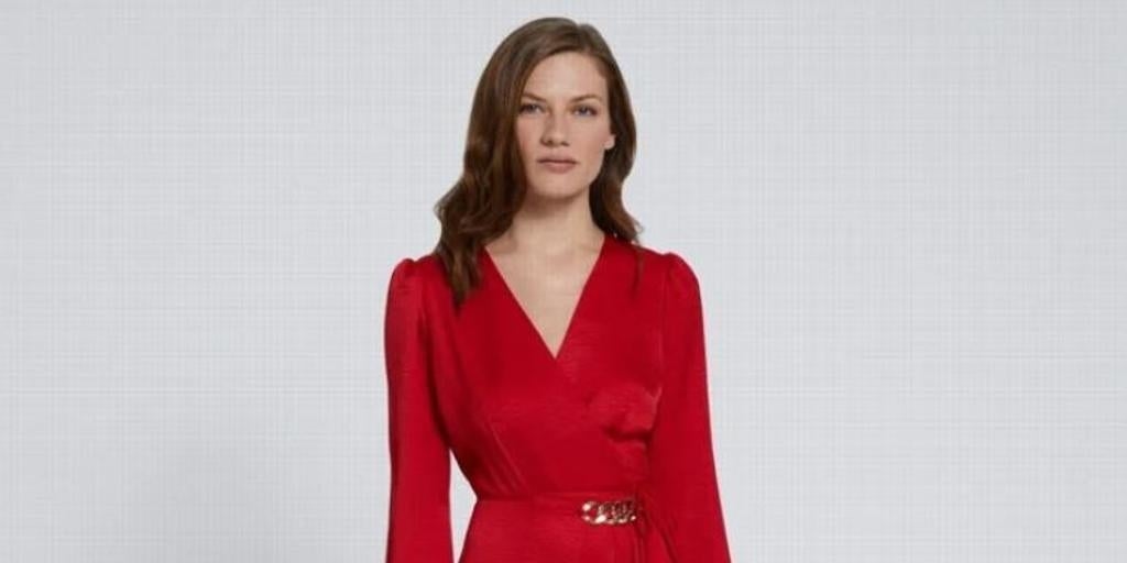 A psychologist explains what it means when a person wears a lot of red clothing.
