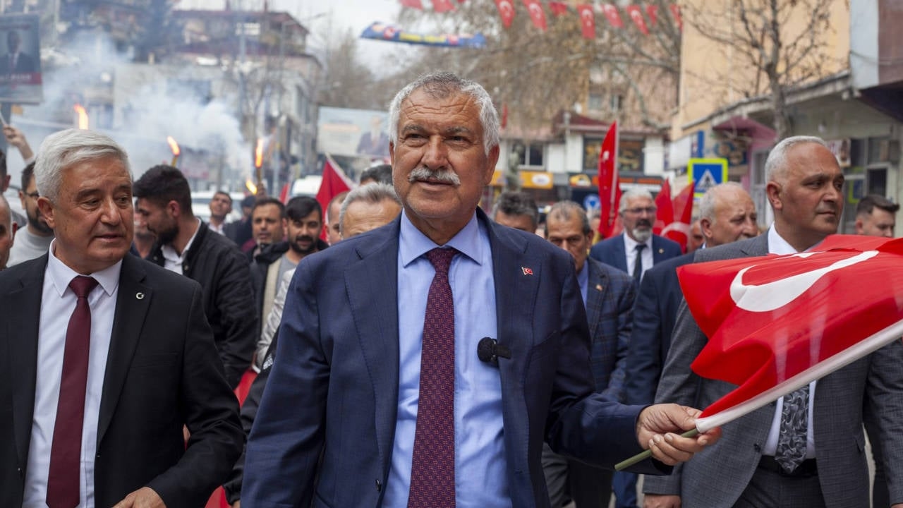 Aktaş took on the job of arresting
