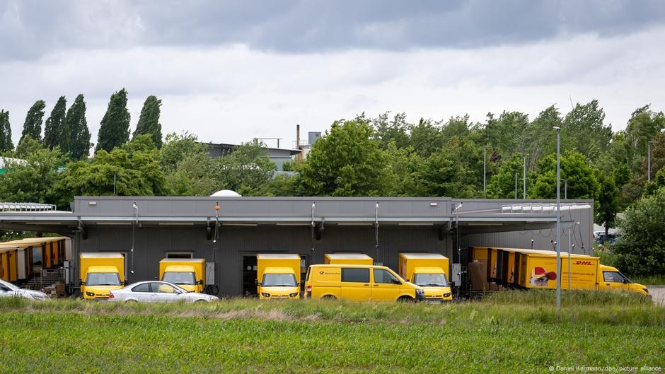 Неизвестное вещество ранило нескольких сотрудников DHL в Баварии