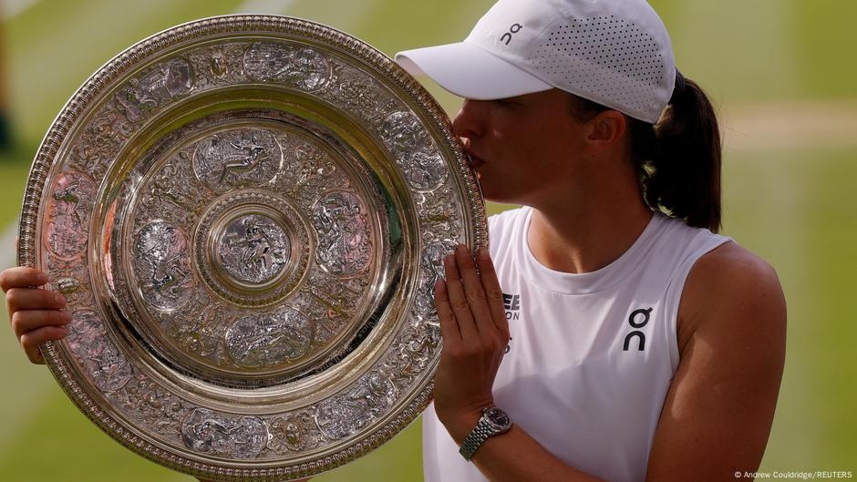 Swiatek schreibt in Wimbledon Tennis-Geschichte
