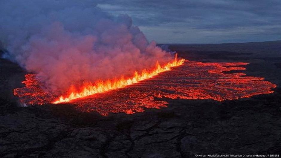 Erupción volcánica en Islandia: turistas puestos a salvo