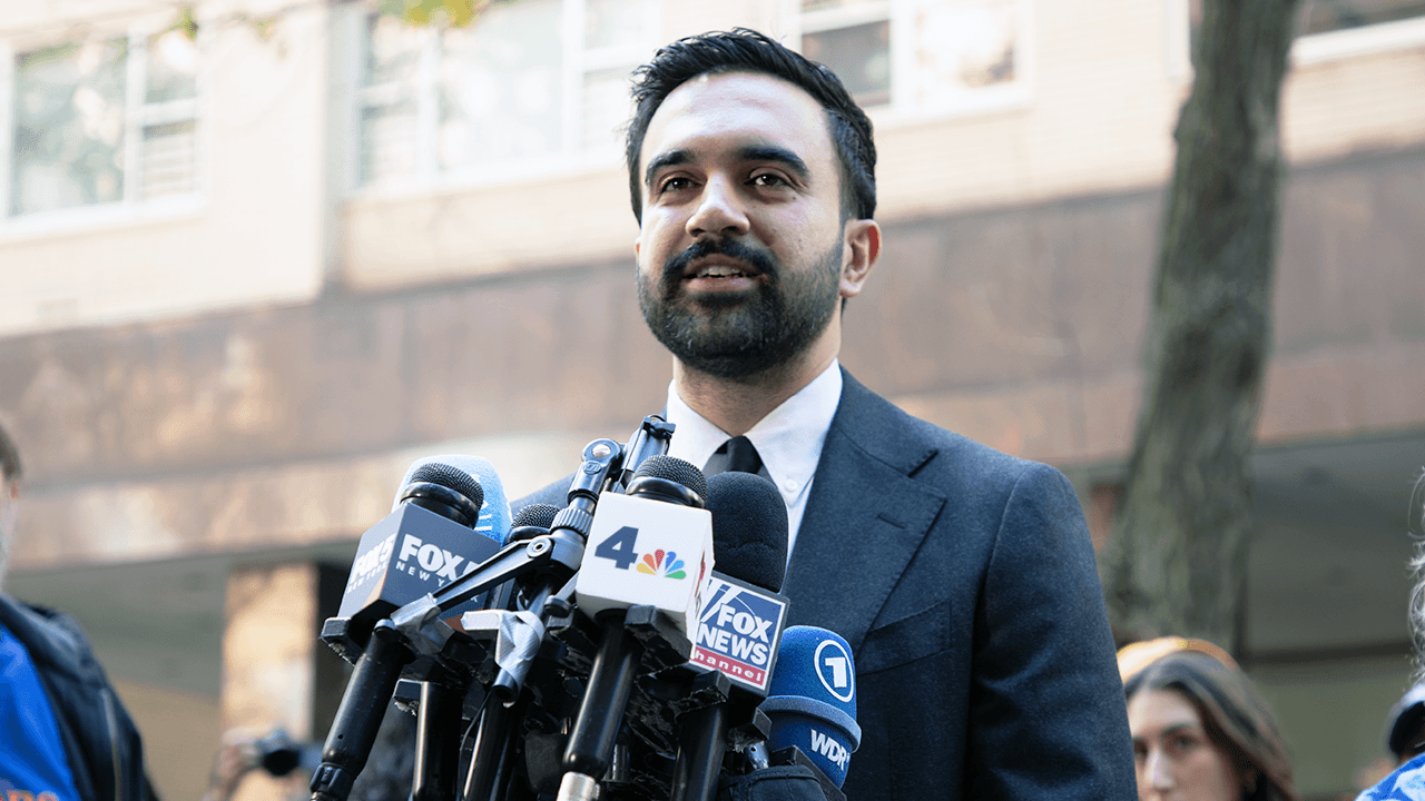 Sorular havada uçuşurken Mamdani, viral İslamofobi anekdotunda bahsi geçen akrabayı açıklamak zorunda kaldı