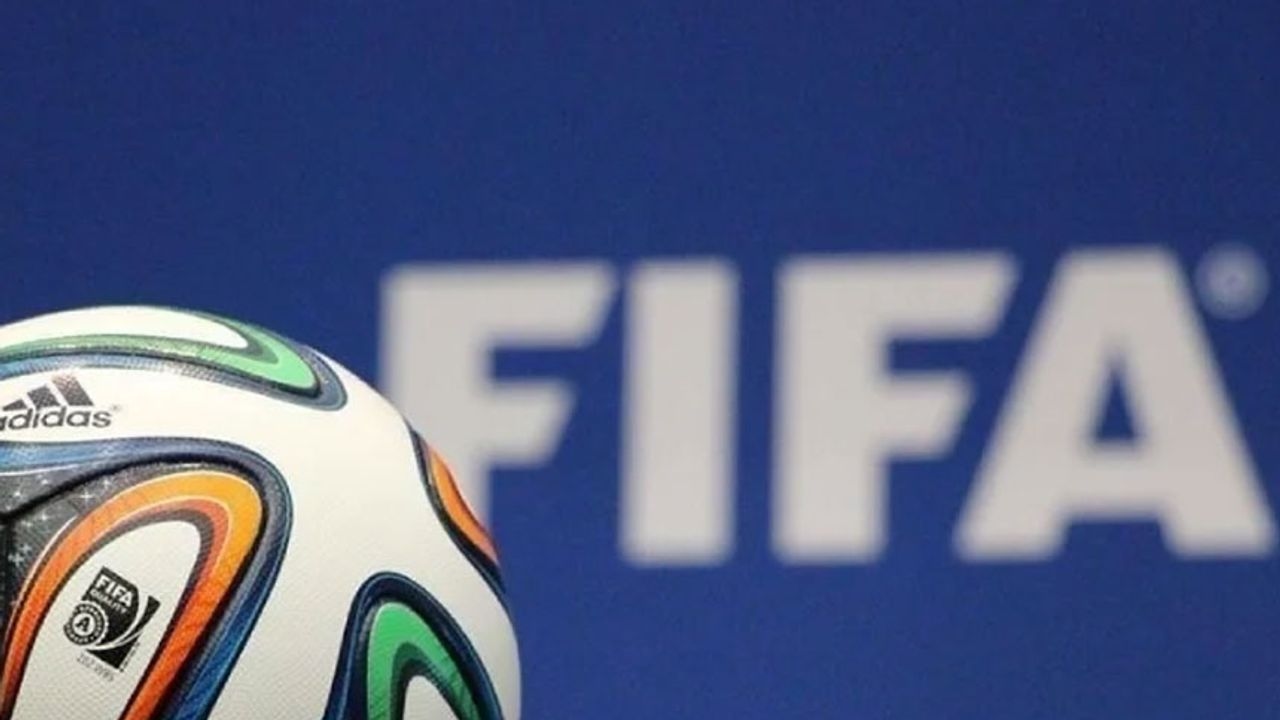 ¡Otro penalti de la FIFA para el equipo de la 2.ª División! Su marcador ahora es -30.