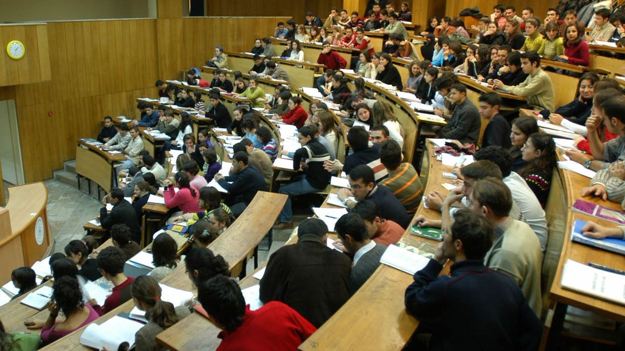 Muchas facultades universitarias fueron cerradas