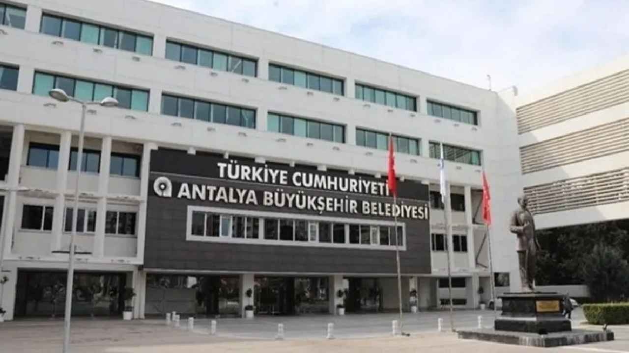 ¡14 personas detenidas en el marco de la investigación de la Municipalidad Metropolitana de Antalya se encuentran en el juzgado!