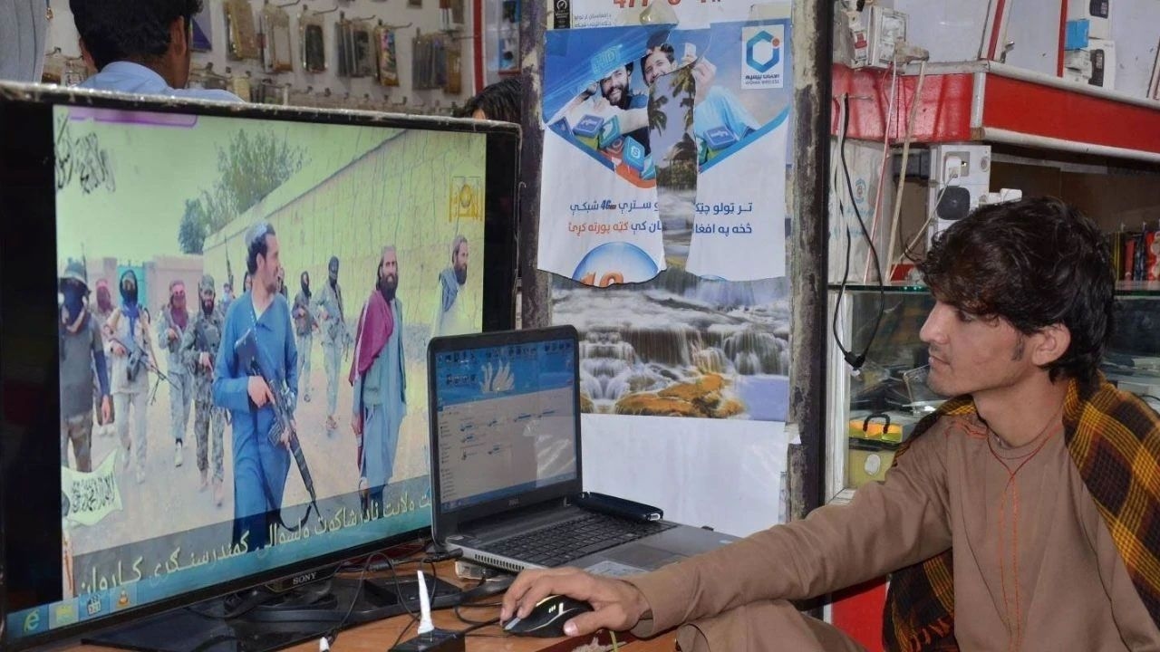 Die Taliban treffen eine anachronistische Entscheidung! Sie haben das Internet verboten