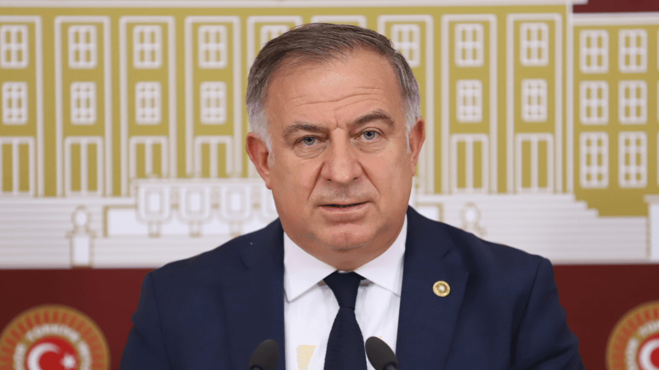 Зейбек из НРП призывает к забастовке в Измире!