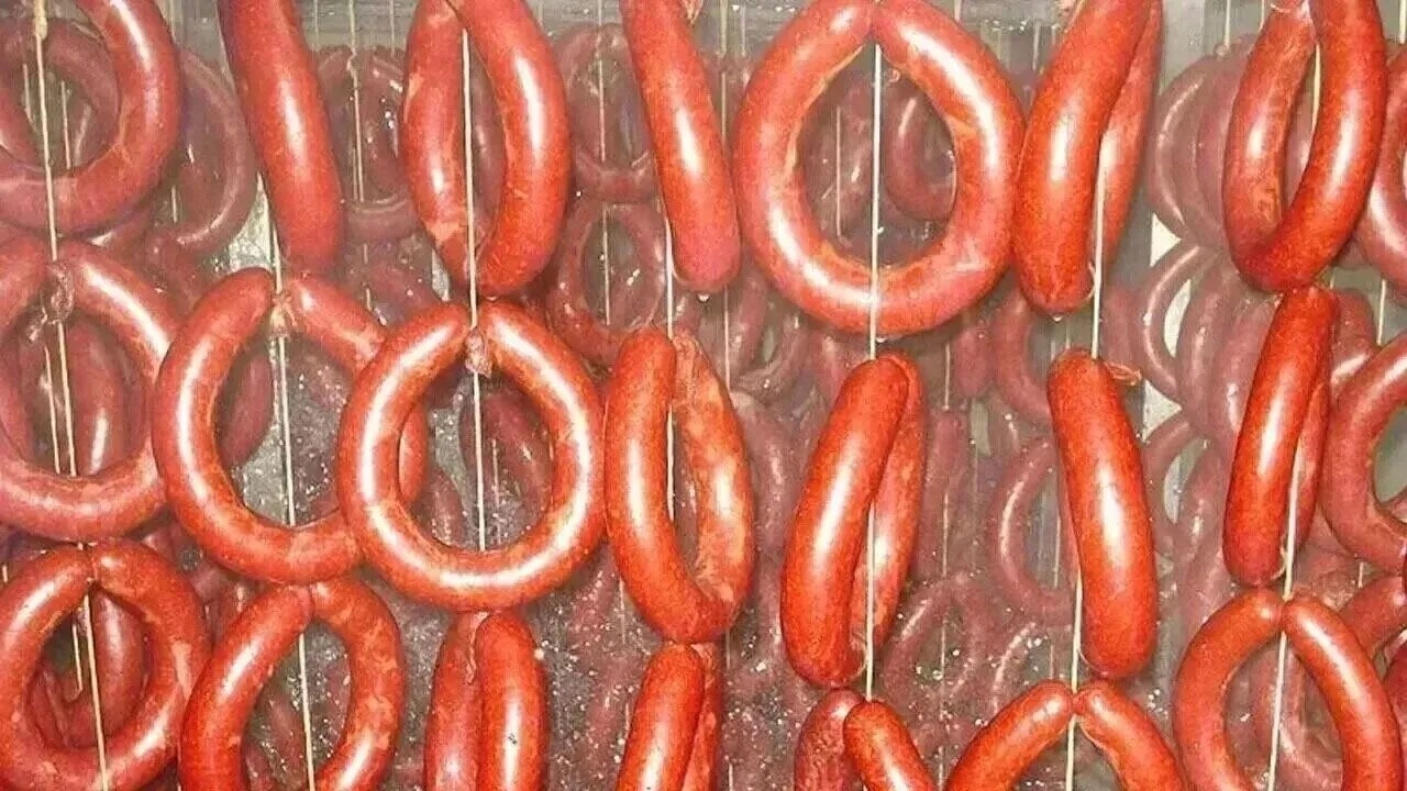 Bu 2 markadan uzak durun! Sucuk diye bakın ne yedirmişler
