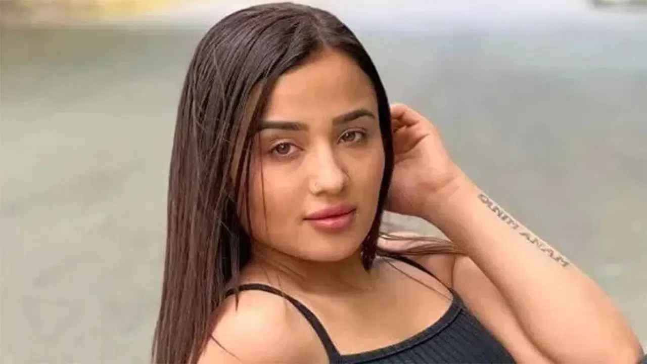 Das auf TikTok als „Melek Azad“ bekannte Social-Media-Phänomen wurde verhaftet