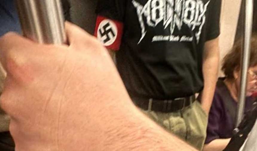 İstanbul metrosunda Nazi sembolü