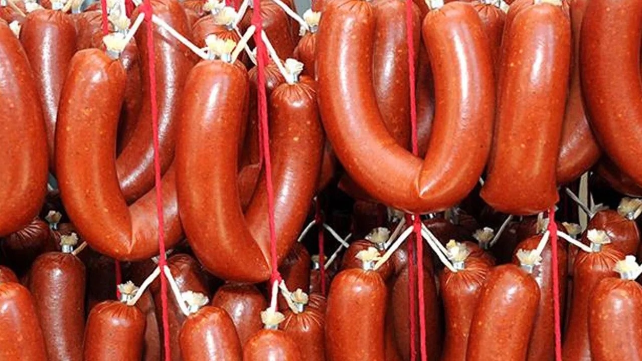 Stay away from these 51 brands! Look what they feed you when it comes to sausage.