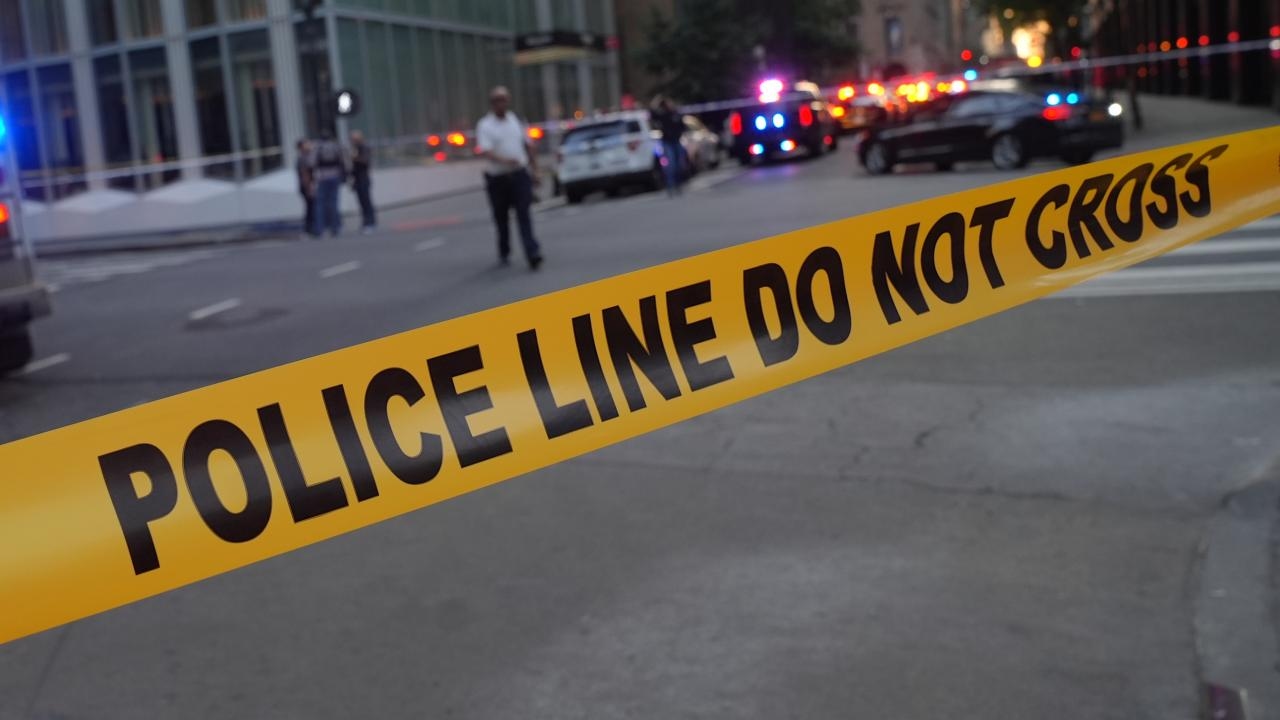Tres policías mueren en tiroteo en EE.UU.