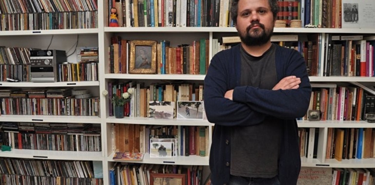 Şiir ve politika: Martín Rodríguez ve Santiago Llach