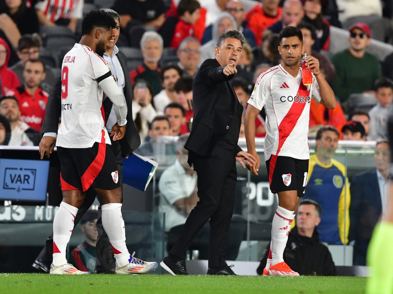 River sufre por el 'Pity' Martínez: una nueva lesión que deja a Gallardo sin un arma letal para el debut en la Libertadores