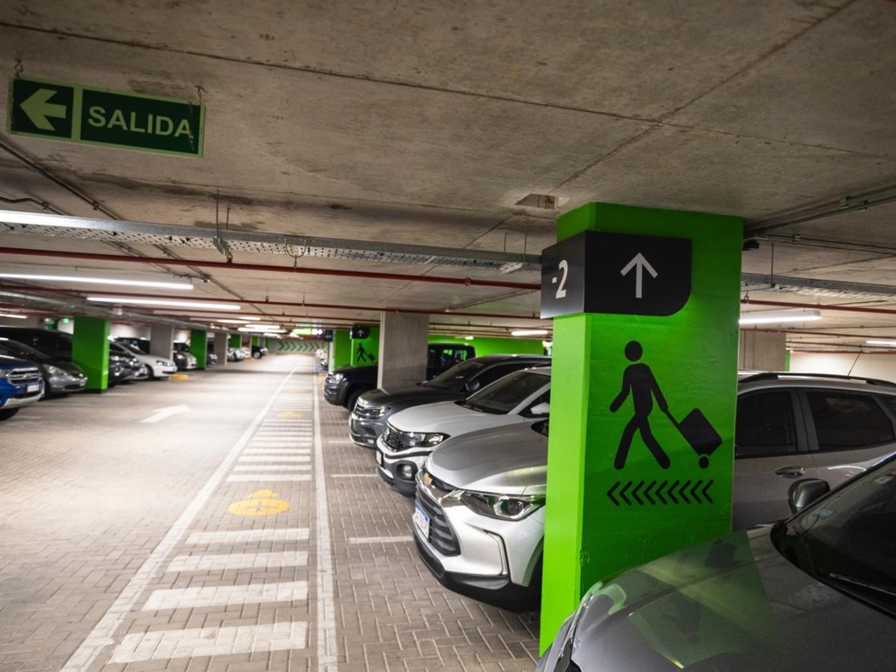 Wie viel kostet es, Ihr Auto während der Winterferien am Aeroparque oder am Flughafen Ezeiza zu parken und wie erhalten Sie 40 % Rabatt?